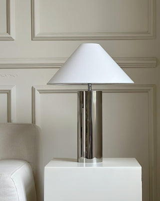 Theo Minimalist Iron Table Light
