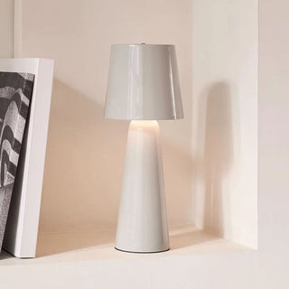 Villeroy Black Aluminum Table Lamp