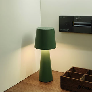 Villeroy Black Aluminum Table Lamp