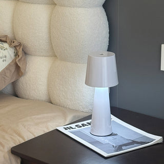 Villeroy Black Aluminum Table Lamp