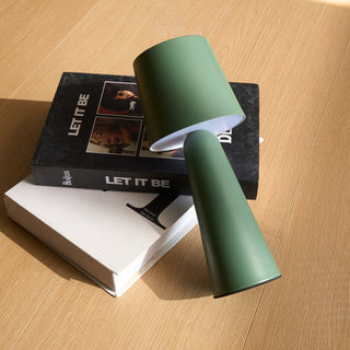 Villeroy Black Aluminum Table Lamp