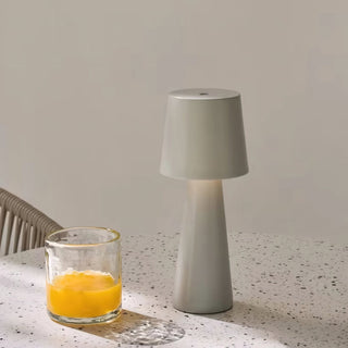 Villeroy Black Aluminum Table Lamp