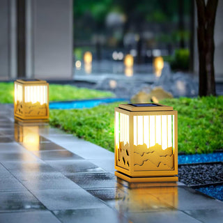 Linyi Traditional Chinese Metal Garden Light