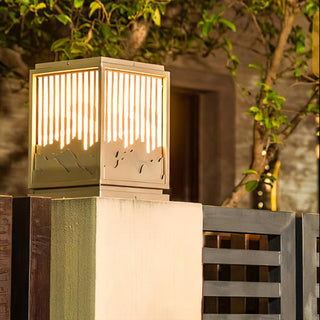 Linyi Traditional Chinese Metal Garden Light